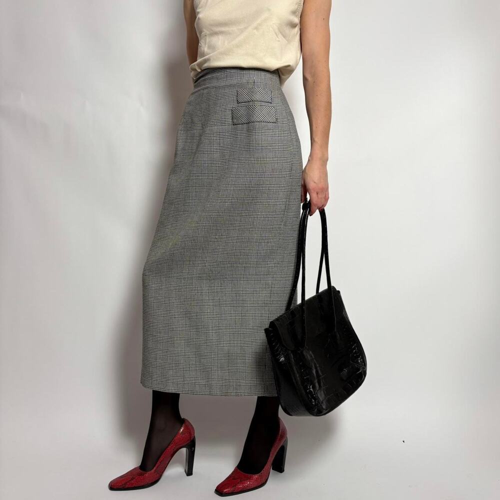 Grey skirt